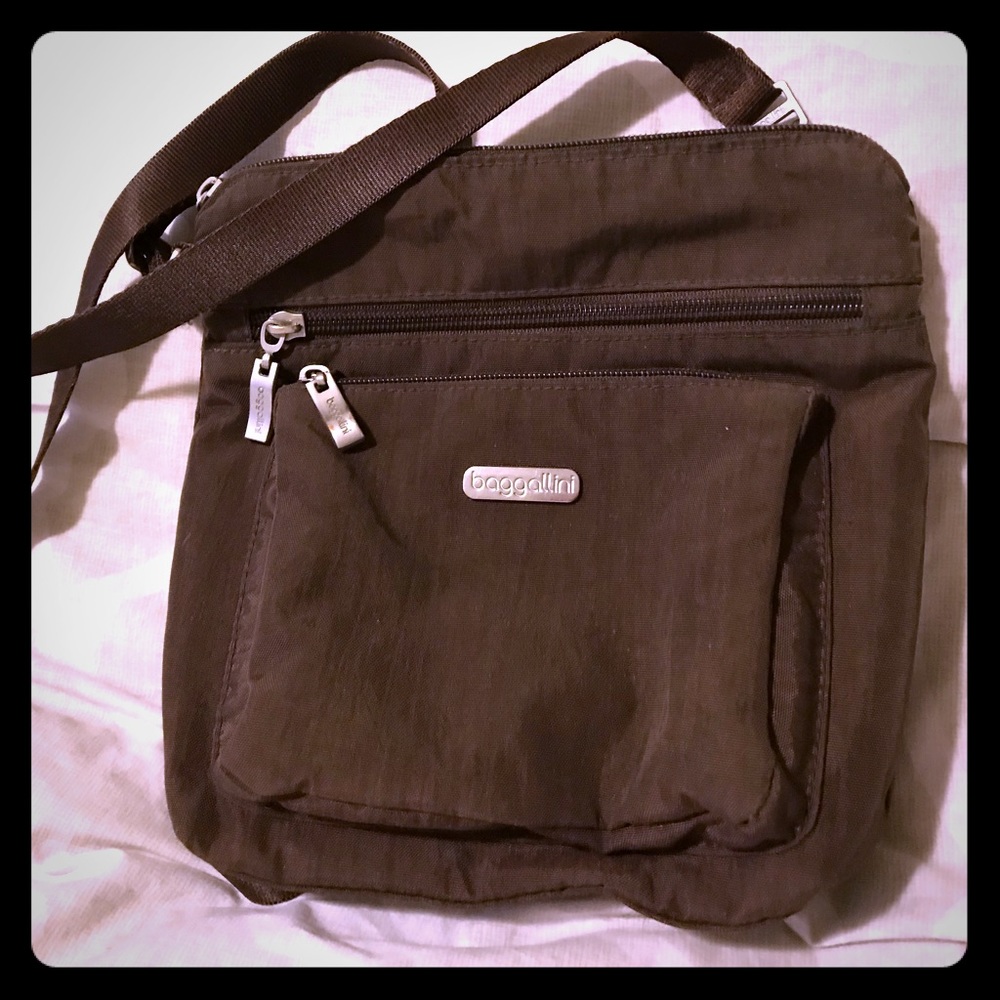 Baggalini crossbody purse